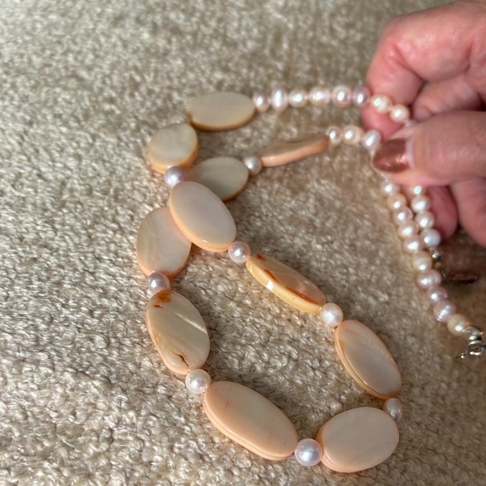 ⚫️MOP & Genuine Fresh Water Pearls W/ Traditional Pearl Necklace Clasp, Handmade